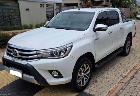 TOYOTA HILUX 2.8 SRX 4X4 CD 16V DIESEL 4P AUTOMÁTICO